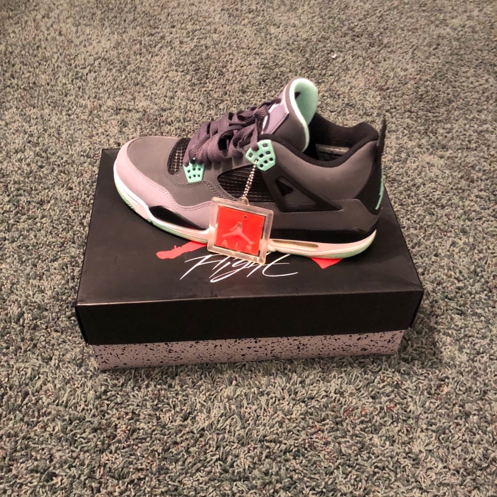 Jordan 4 mint size 10